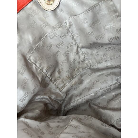 Michael Kors Authenticated 38F2CTTT/L Jet Set Bright Red Pebbled Leather Lg Tote - Picture 15 of 16